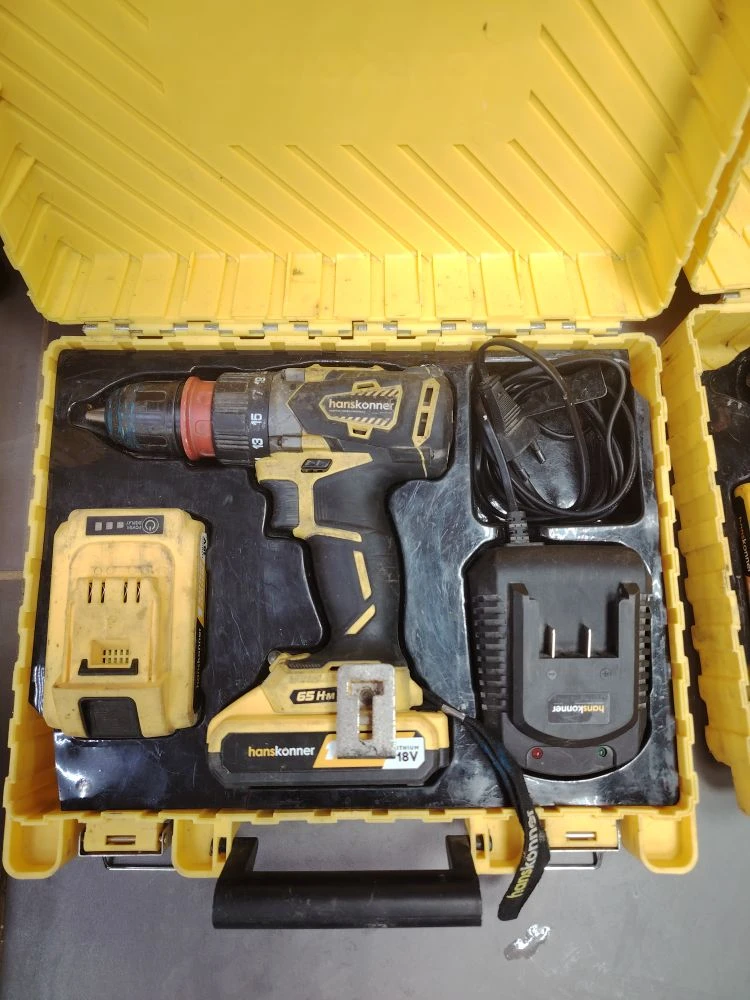 Дрель--шуруповерт Hanskonner HCD1865BL